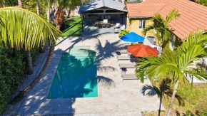 Tropical Paradise 3BR Oasis with Heated Pool and Summer Kitchen